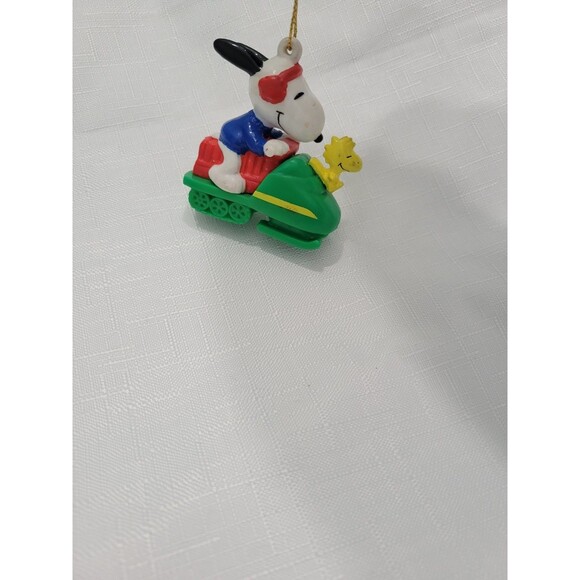 Vintage Peanuts Snoopy With Woodstock Green Snowmobile Ornament - Picture 5 of 7